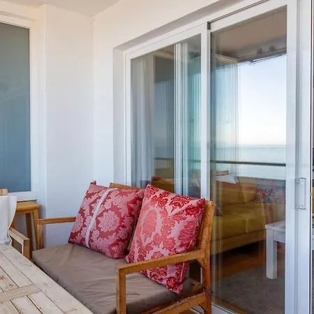 Astonishing Views By The Sea Appartement