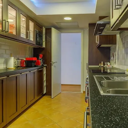 Astonishing Views By The Sea